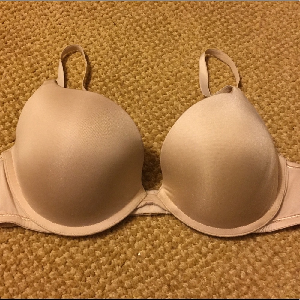 Nude Gilly Hicks 34D bra